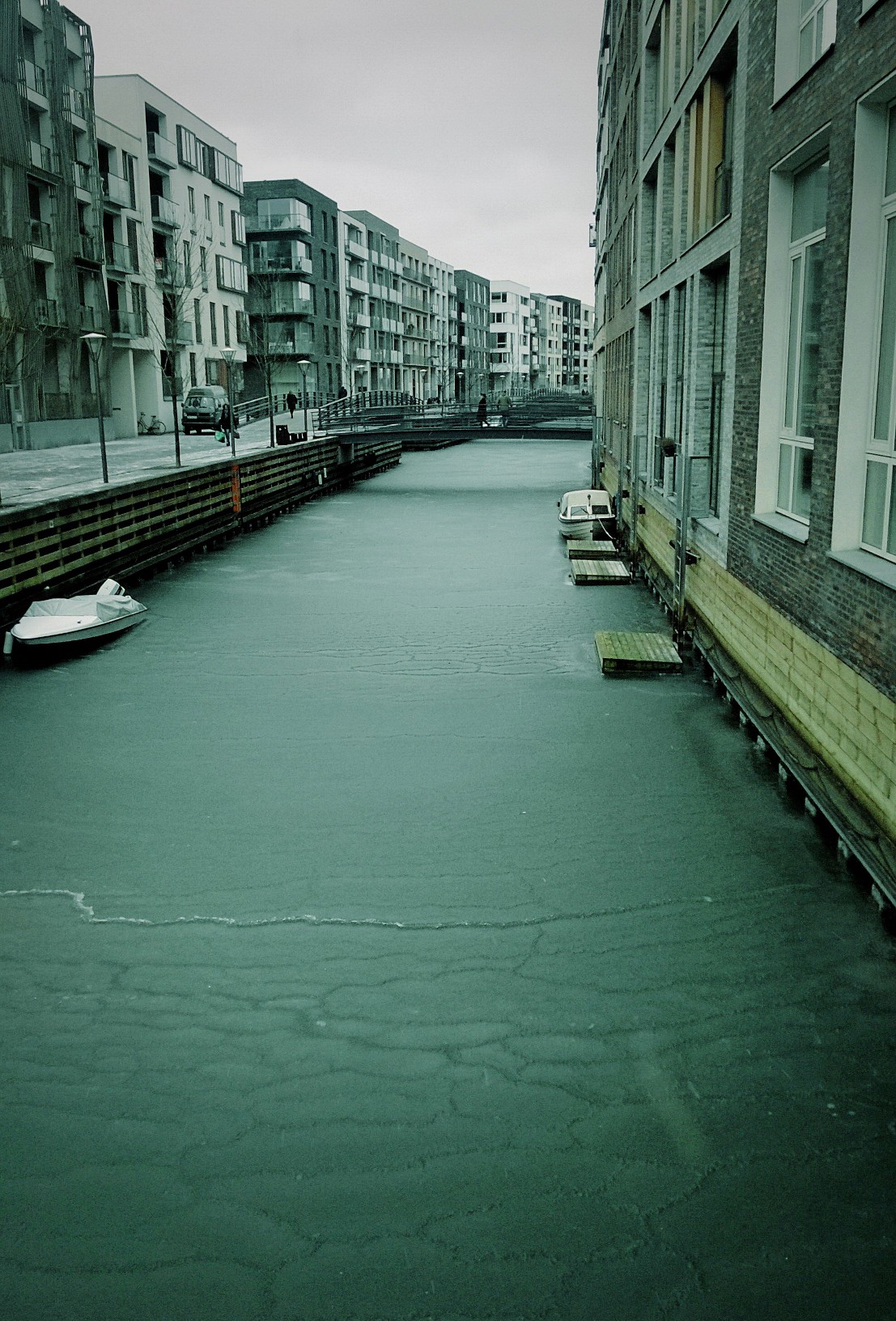 Frozen canals in Sluseholmen