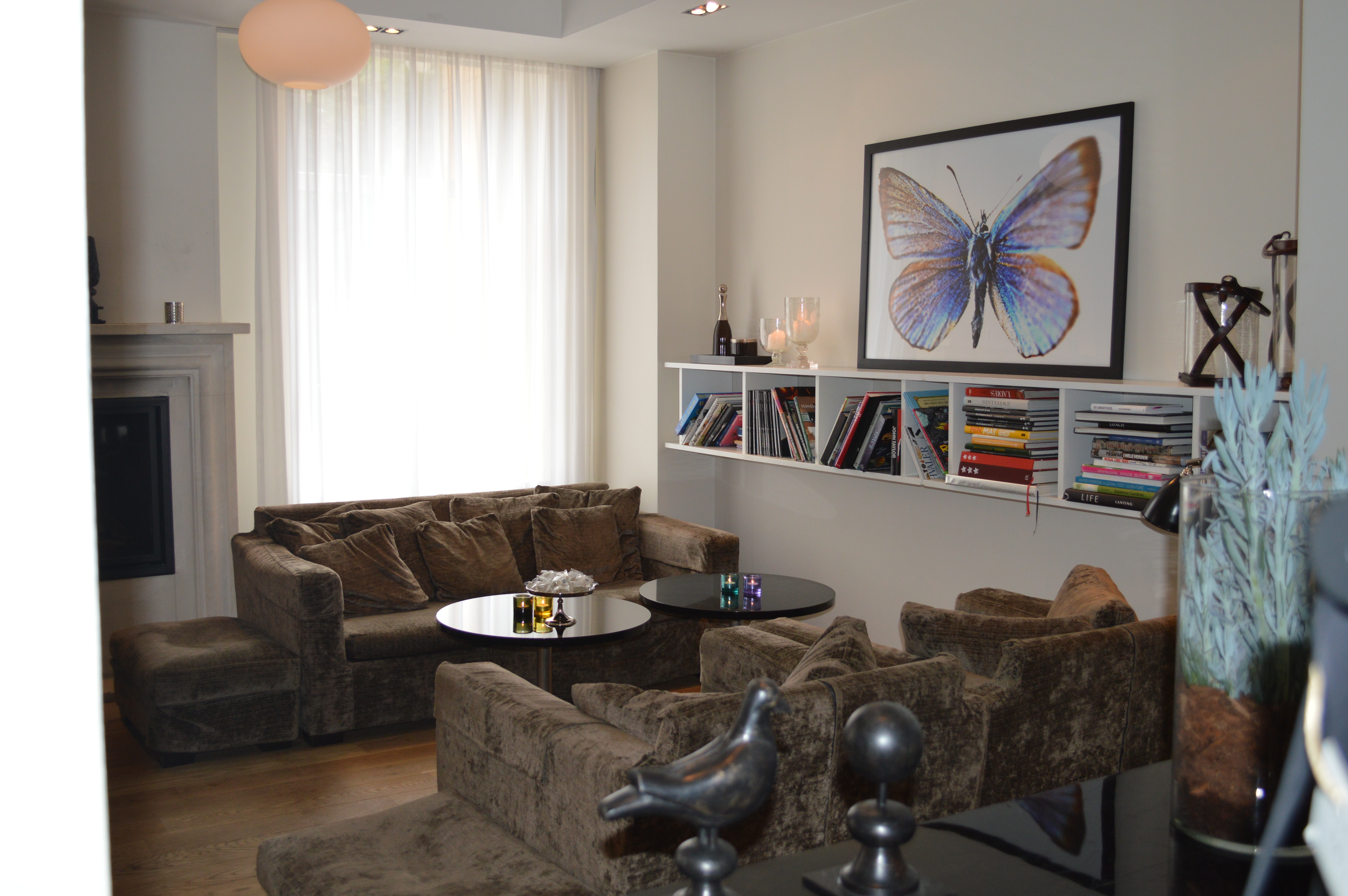 The cozy lounge at Avenue Hotel